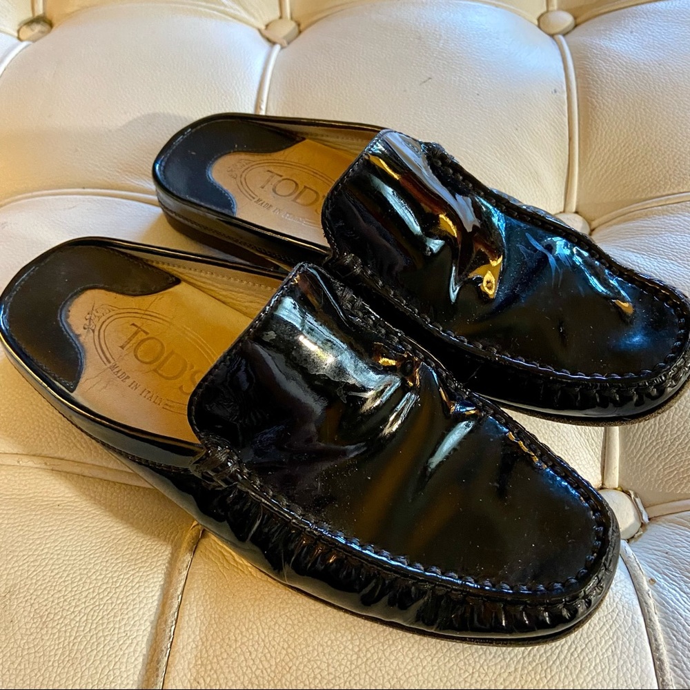 Tod’s black patent slip on loafers sz 6 good condition made in Italy 🇮🇹